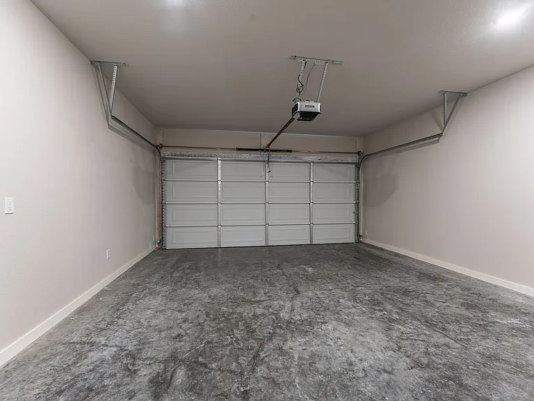 1315 S Van Buren Ave — Photo 23