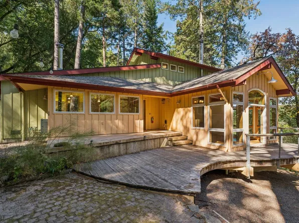 1840 Redwood Drive, Healdsburg, CA 95448