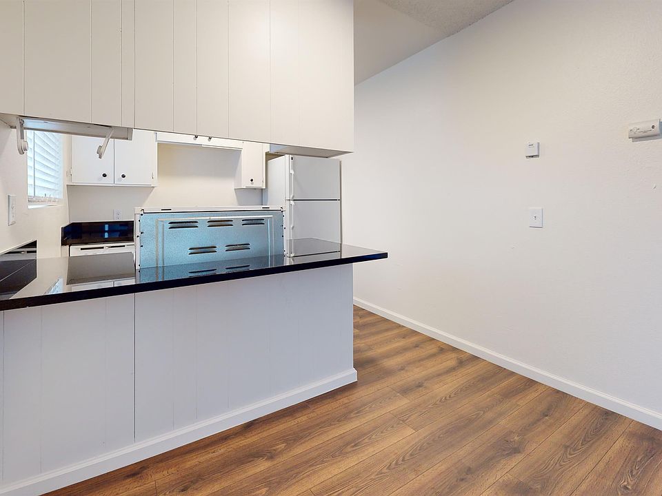 1st image of 445 Nelson Ave #28