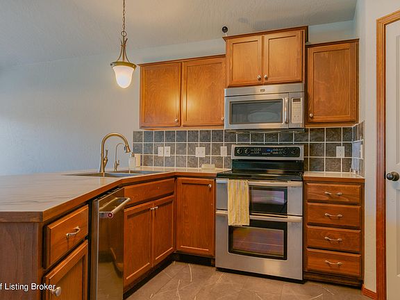 3rd image of 1812 1st Ave E