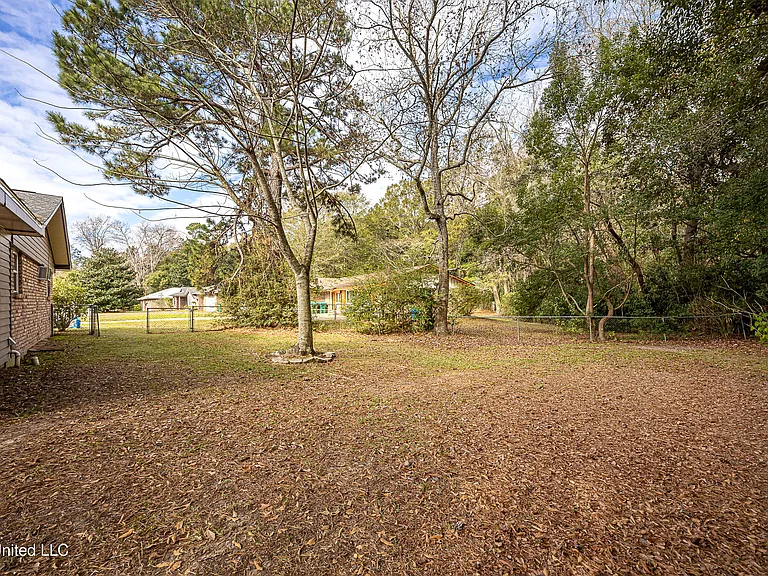 1107 Le Badine Ct — Photo 65