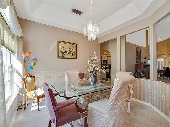 3rd image of 1516 Reade Cir