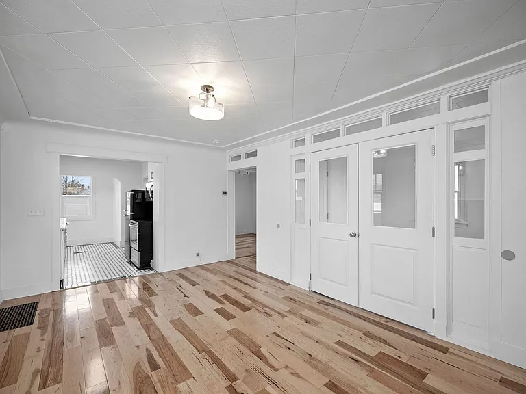 2618 N Ash St — Photo 3