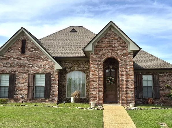 155 Amethyst Dr, Brandon, MS 39047