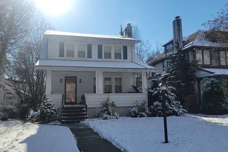 1st image of 509 W Centre St