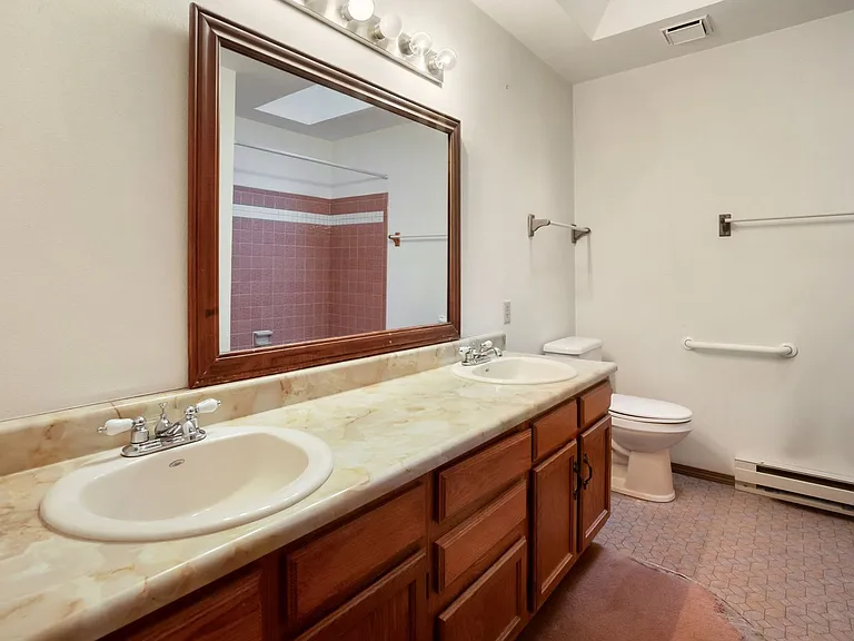 590 Greenway Ct #A — Photo 26