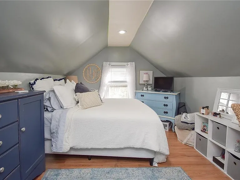 16 Vaughan Ave #2 — Photo 37