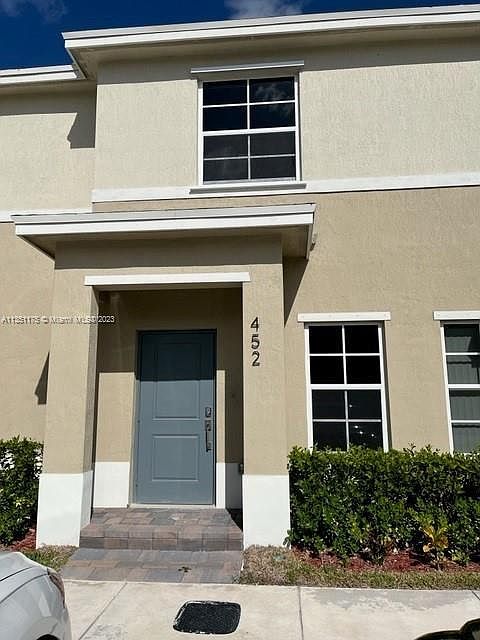 1st image of 452 NE 4th Ln #1