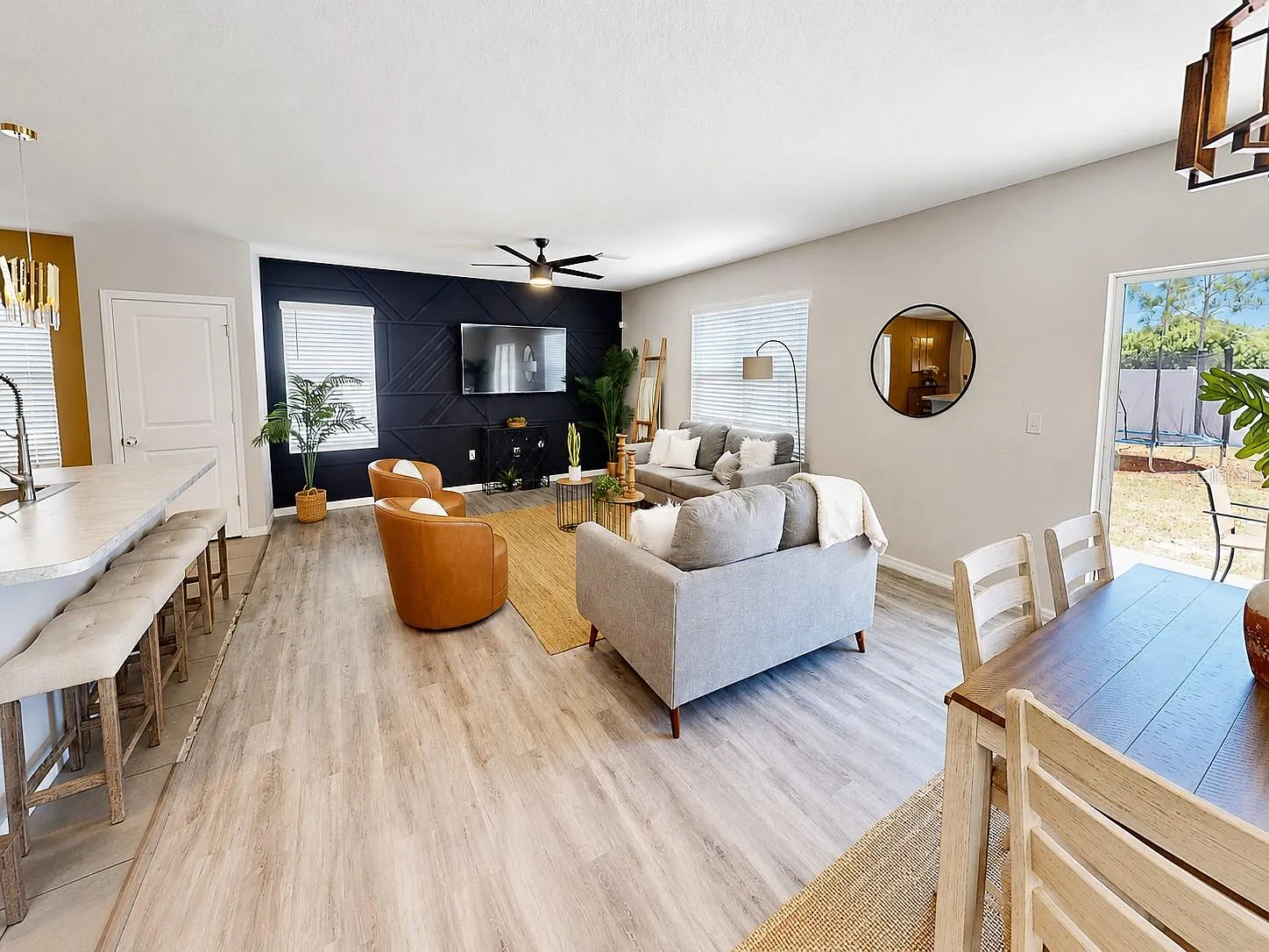 4 bed, 2.5 bath, 2318 sqft, $2,699 — Photo 4