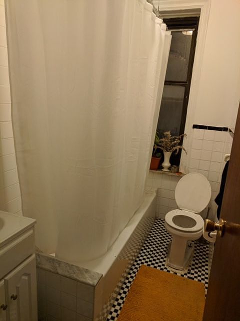 2nd image of 1384 Carroll St APT 10A