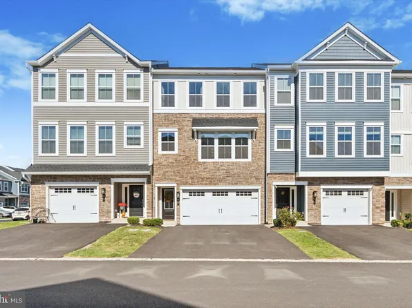 49 Copper Ct, Royersford, PA 19468