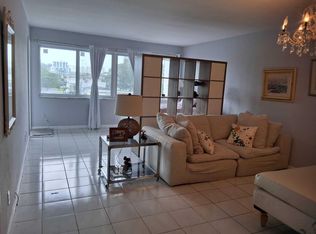 329 SE 3rd St APT 302S, Hallandale Beach, FL 33009