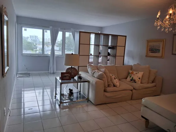 329 SE 3rd Street #302s, Hallandale Beach, FL 33009