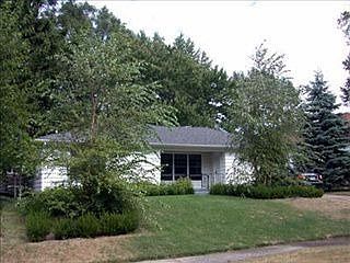 1st image of 221 S Willard St