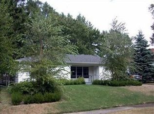 221 S Willard St, New Buffalo, MI 49117
