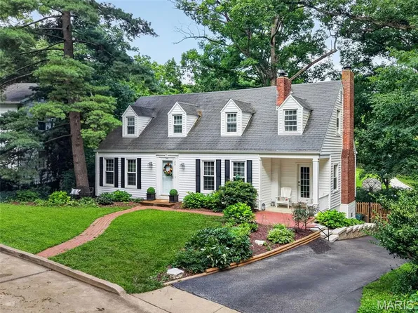 35 Wildwood Ln, Saint Louis, MO 63122