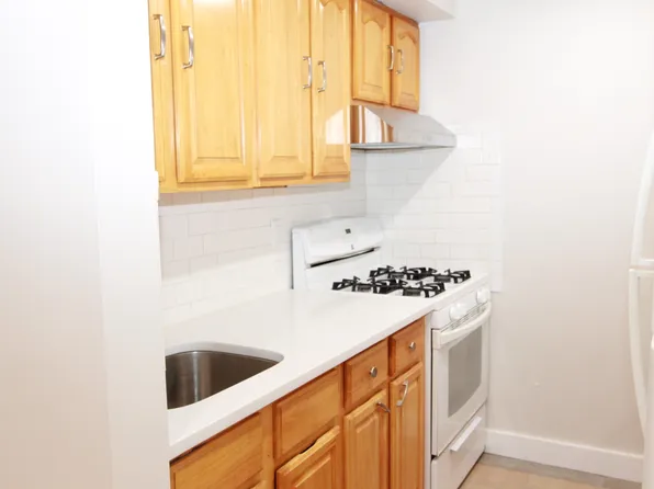 169 Sumpter Street image 1 of 7