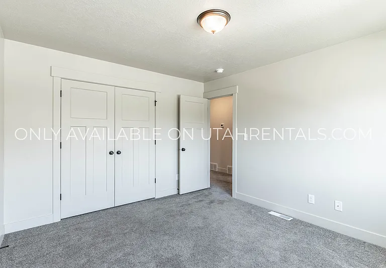 161 N 1275 W — Photo 23