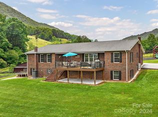 4198 Pigeon Rd, Waynesville, NC 28786