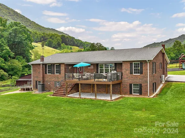 4198 Pigeon Rd, Waynesville, NC 28786