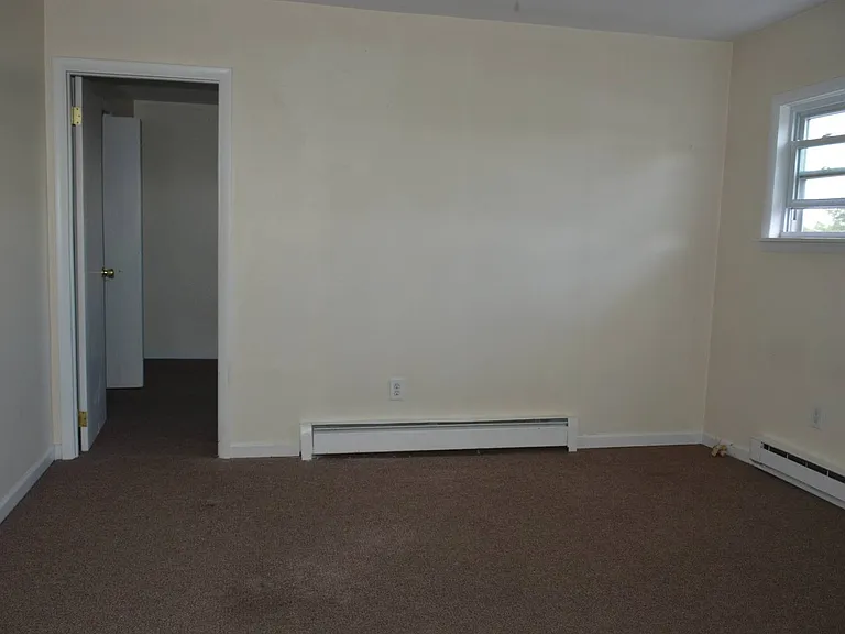 2 Western Ave — Photo 7