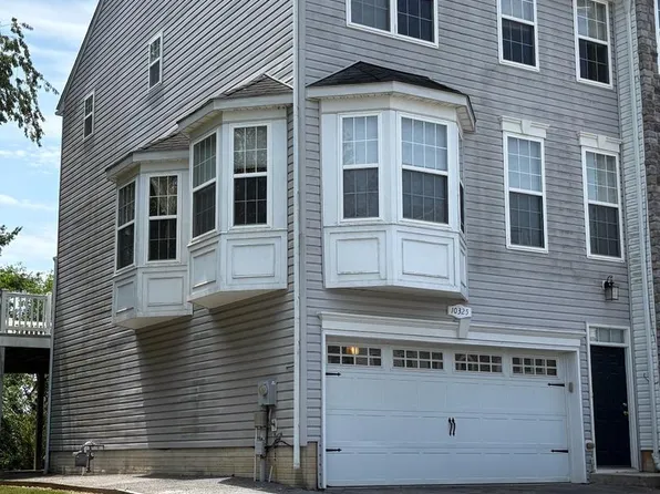 10325 Lantern Ln, Hagerstown, MD 21740