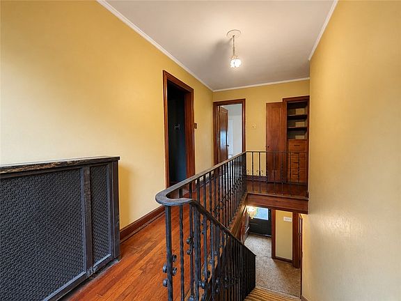 12th image of 1521 Manor Ave