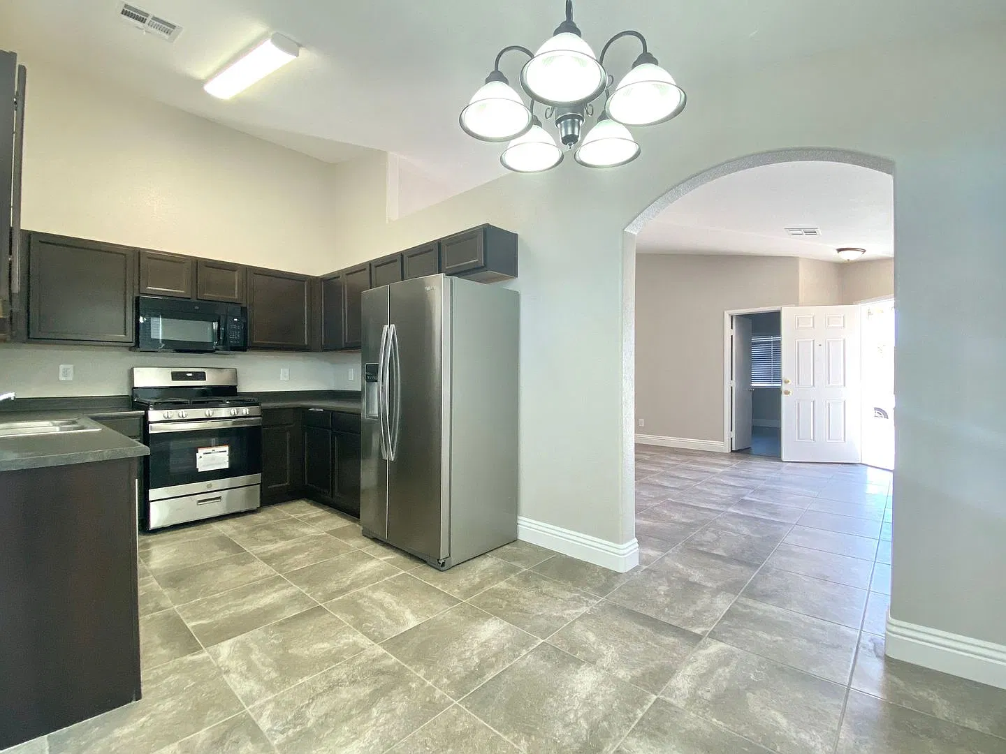 Beautiful one-story, three-bedroom, and two-bathroom home — Photo 3