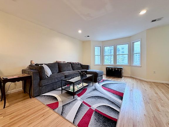 3rd image of 378 7th St #2