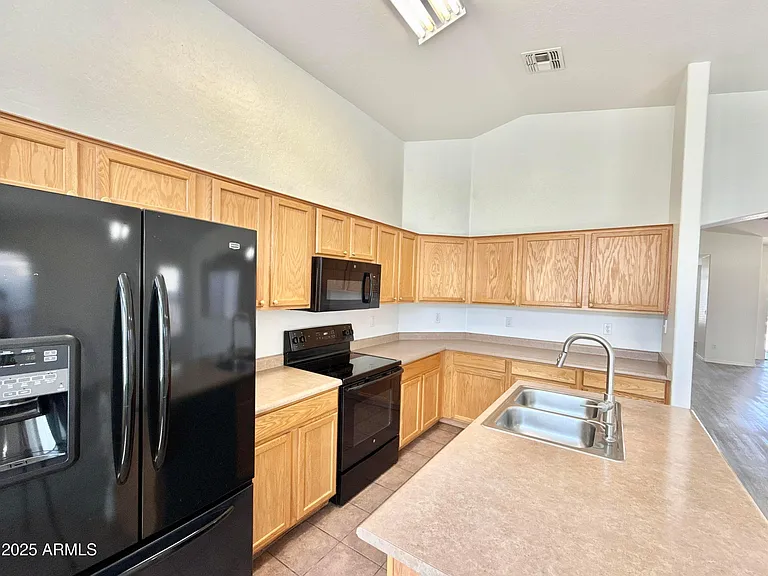 13719 W Keim Dr — Photo 9