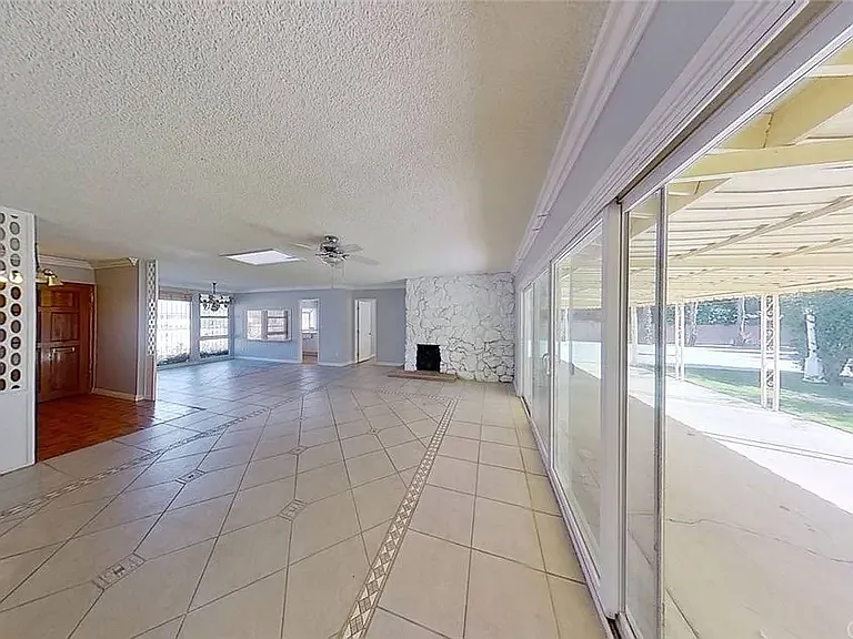 4 bed, 2418 sqft, $6,500 — Photo 3