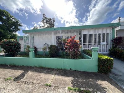 S Six Santa Juanita Abad N, Bayamon, PR, 00956