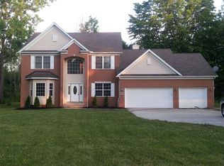 21433 North Ln, Bedford, OH 44146