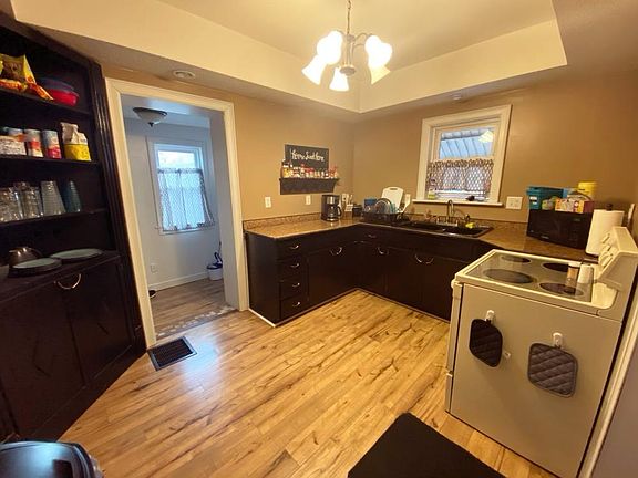 2nd image of 6-6 Elmview Ct