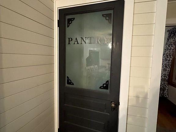 5th image of 1510 Dogwood St