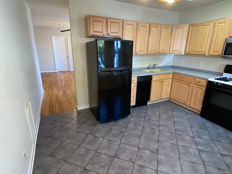 13 S Robinson St #B — Photo 8