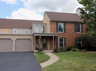 115 Dunham Place Cmns #115, St Charles, IL 60174