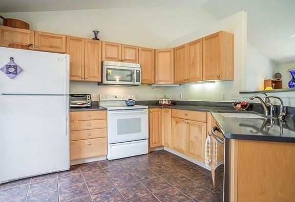 2nd image of 4014 Boulder Pond Dr
