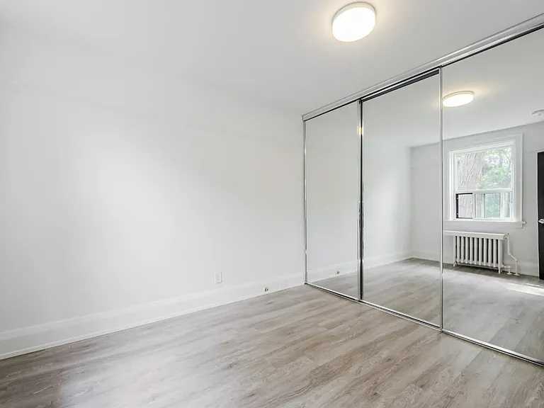 210 Wychwood Ave #10 — Photo 12