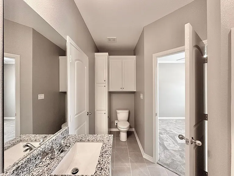 3 Bedroom 2.5 Bathroom Townhomes At Villa Rosa! Now Offering 1/2 Off First Full Months Rent! — Photo 26