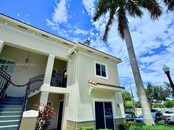 3417 W 80th St #108, Hialeah, FL 33018