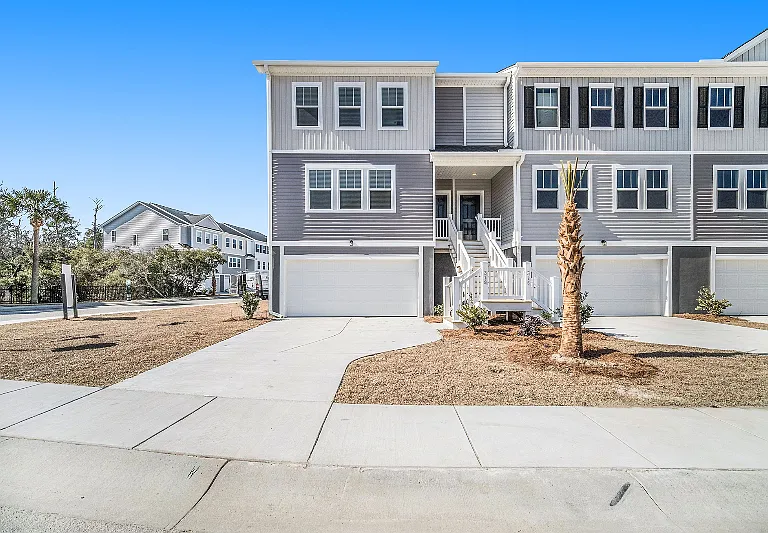 318 Lanyard St — Photo 32