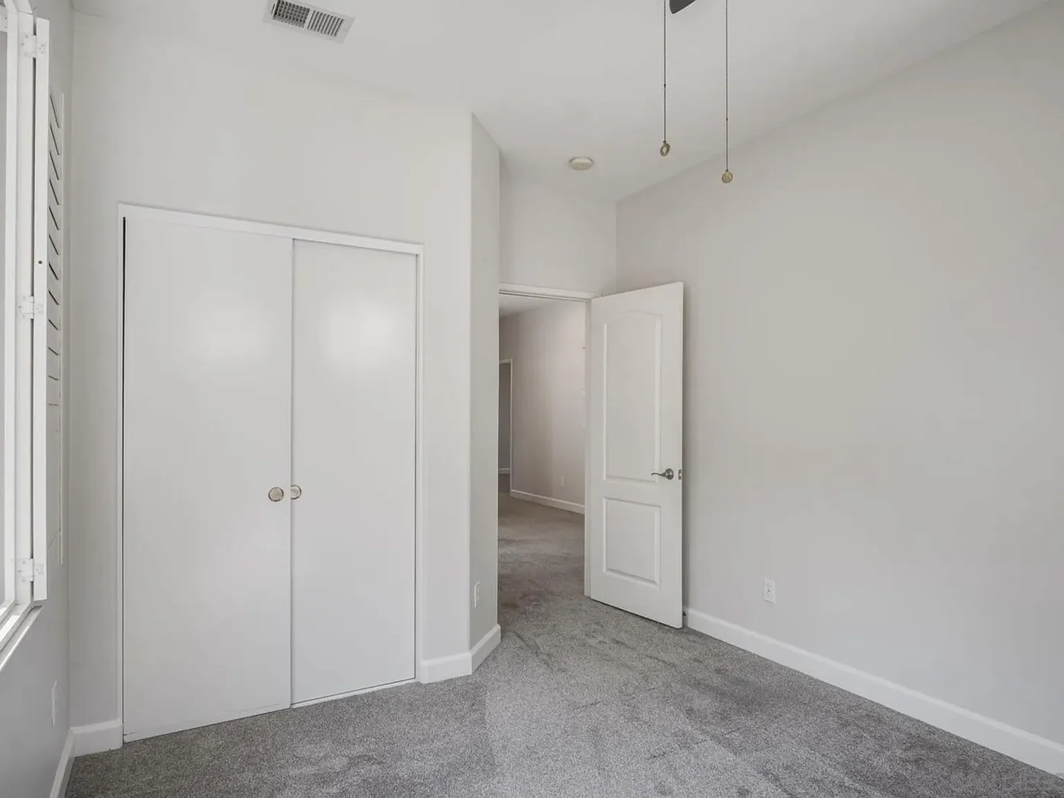 4 bed, 2.5 bath, 2312 sqft, $5,999 — Photo 2