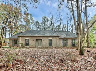 9800 Hinson Dr, Matthews, NC 28105