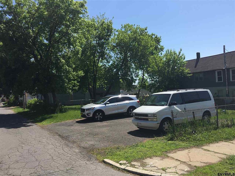 2nd image of 1230 1st Ave