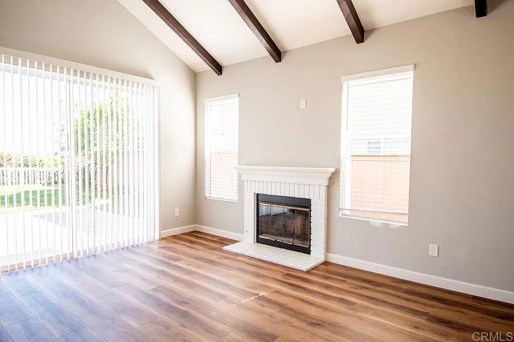 3 bed, 2.5 bath, 1631 sqft, $4,100 — Photo 2