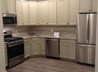 200 Munsonhurst Rd APT 24, Franklin, NJ 07416