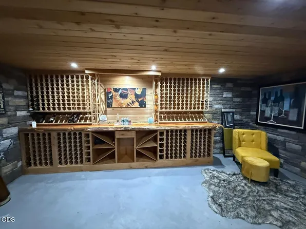 840 Shadow Hills Dr, Grants Pass, OR 97526