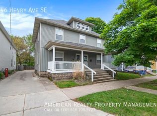 446 Henry Ave SE, Grand Rapids, MI 49503