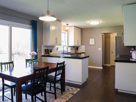 5th image of 234 Bannock Dr